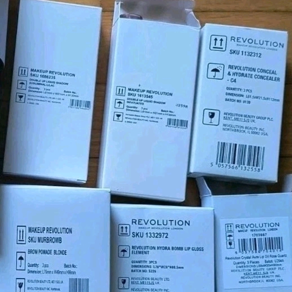 18 PC Beauty Lot Makeup Revolution Cosmetics Lips Eye Face Brow Pomade Concealer